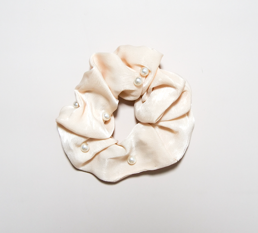 Pearl Scrunchie